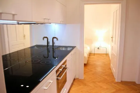 80m2 Next To Hundertwasserhaus Apartment Wien